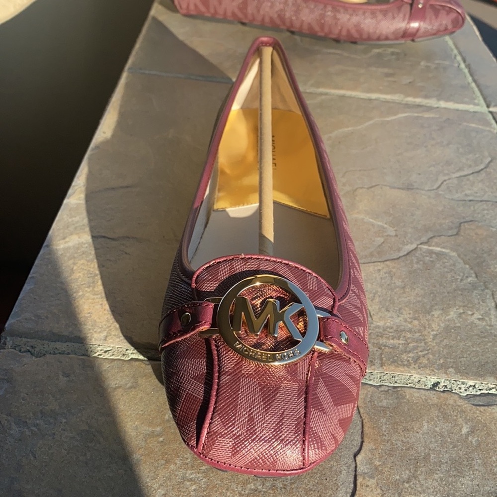 I’m selling size 11 merlot Michael Kors flats - Picture 5 of 5